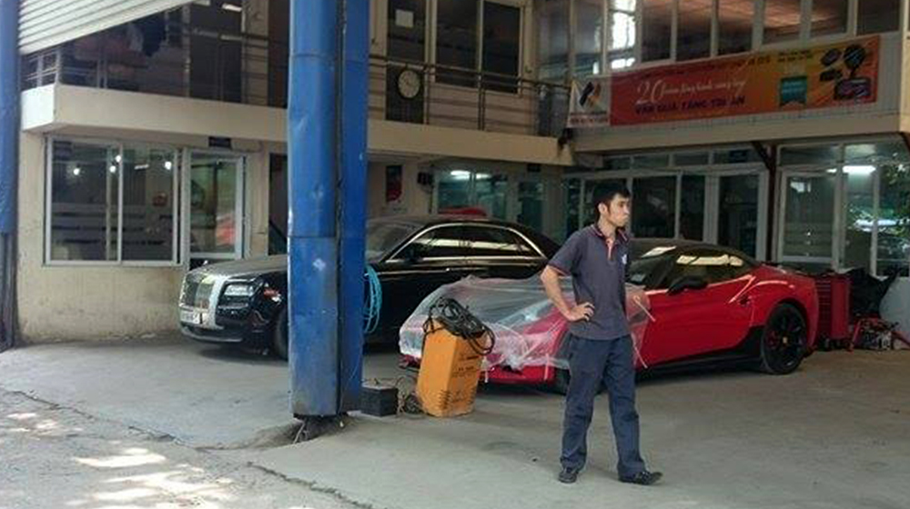 Có một nơi chuyên “bắt bệnh” và “trị ốm” cho siêu xe tại Hà Nội 11748762_1731450873749088_812367884_n copy.jpg