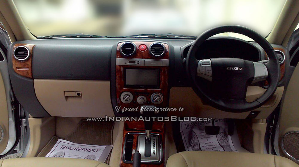 Đối thủ đáng gờm của Toyota Fortuner lộ diện Isuzu-MU-7-AT-interior-spied-India.jpg