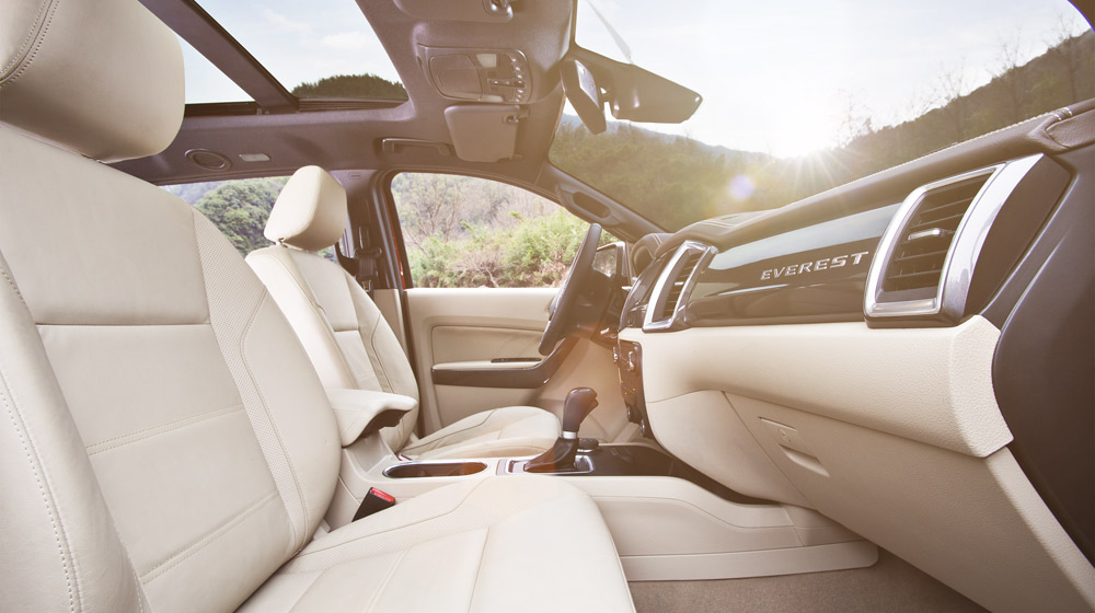 Hình ảnh chi tiết Ford Everest 2015 New-Ford-Everest-Interior-1-Flaxen-LHD.jpg