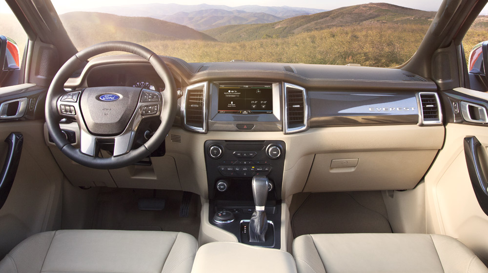 Hình ảnh chi tiết Ford Everest 2015 New-Ford-Everest-Interior-2-Flaxen-LHD.jpg