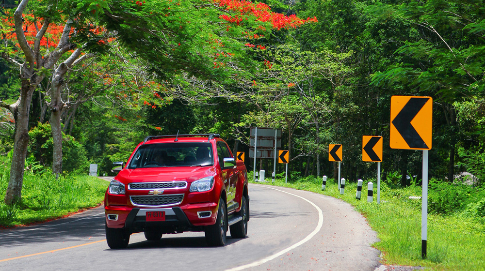 Lái thử Chevrolet Colorado High Country trên đất Thái Colorado-High-Country_Road-1.jpg