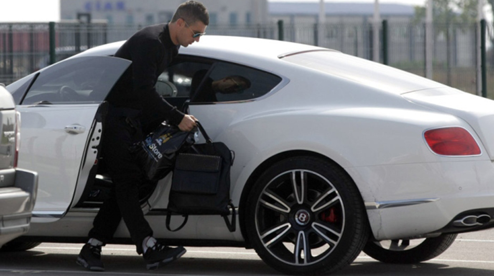 Dàn xế khủng của các sao Manchester City Aleksandar Kolarov.jpg