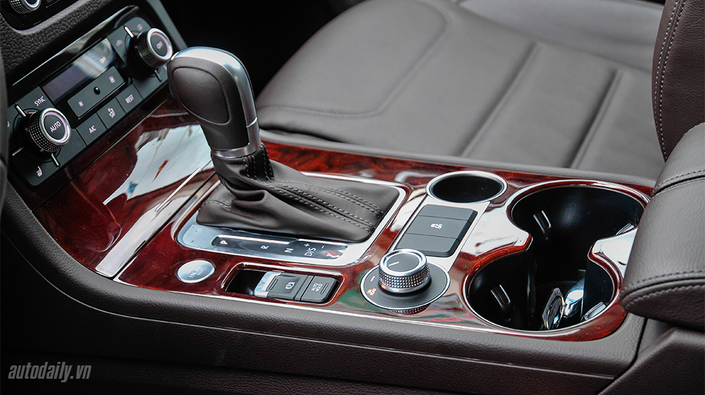 Nội thất SUV hạng sang Volkswagen Touareg 2015 đầu tiên về Việt Nam Volkswagen touareg 2015 (1).jpg