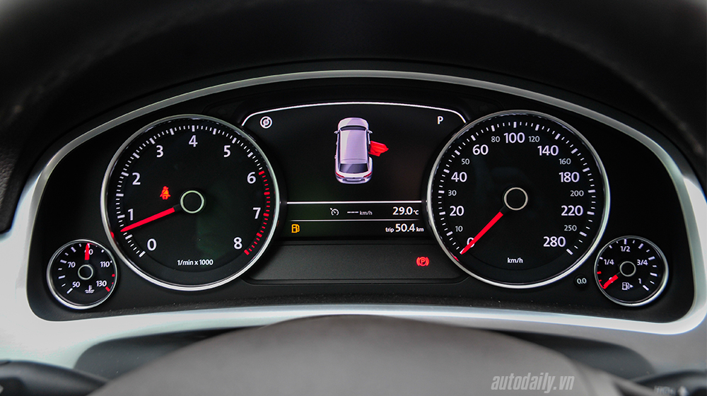 Nội thất SUV hạng sang Volkswagen Touareg 2015 đầu tiên về Việt Nam Volkswagen touareg 2015 (17).jpg