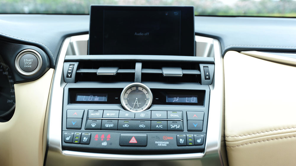 5 lý do nên mua Lexus NX200t Lexus-NX-200t-noithat-(16).jpg