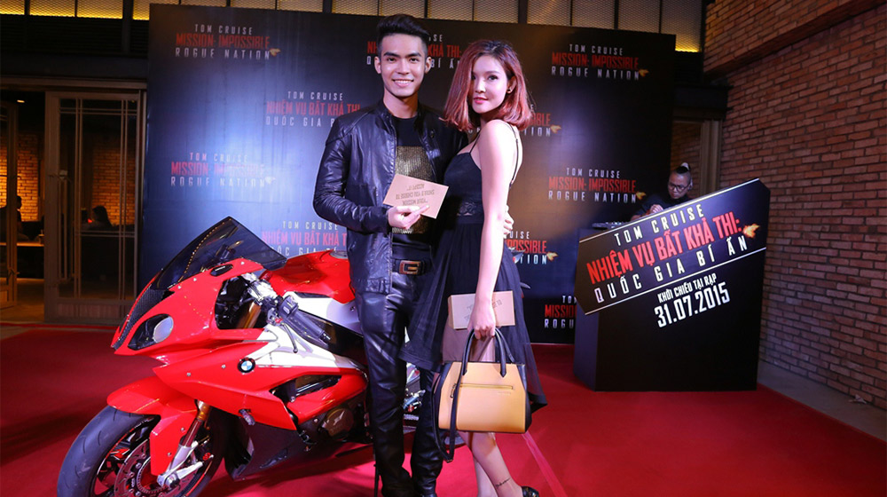 Khởi My đọ dáng cùng siêu mô-tô BMW S1000RR 2015 Ly-Quoc-Huy---Bui-Ngoc-Phuong-Nhu.jpg