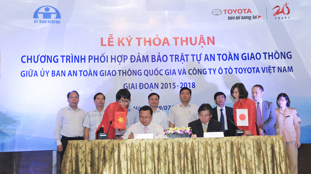 Bộ trưởng Thăng “mách nước” hay cho Toyota Việt Nam Toyota-atgt-29-07-2015-LOW-(71).jpg
