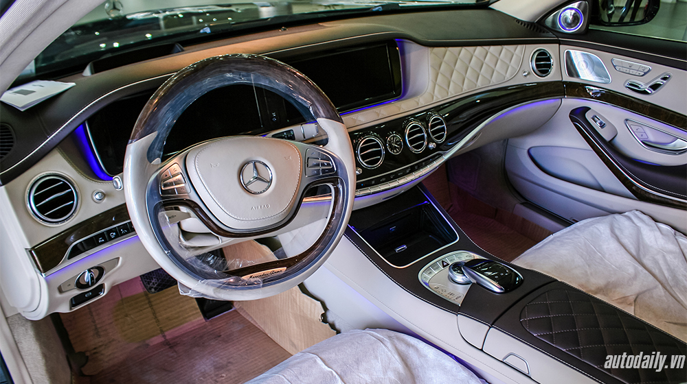 Xe siêu sang Mercedes-Maybach S600 mang biển 