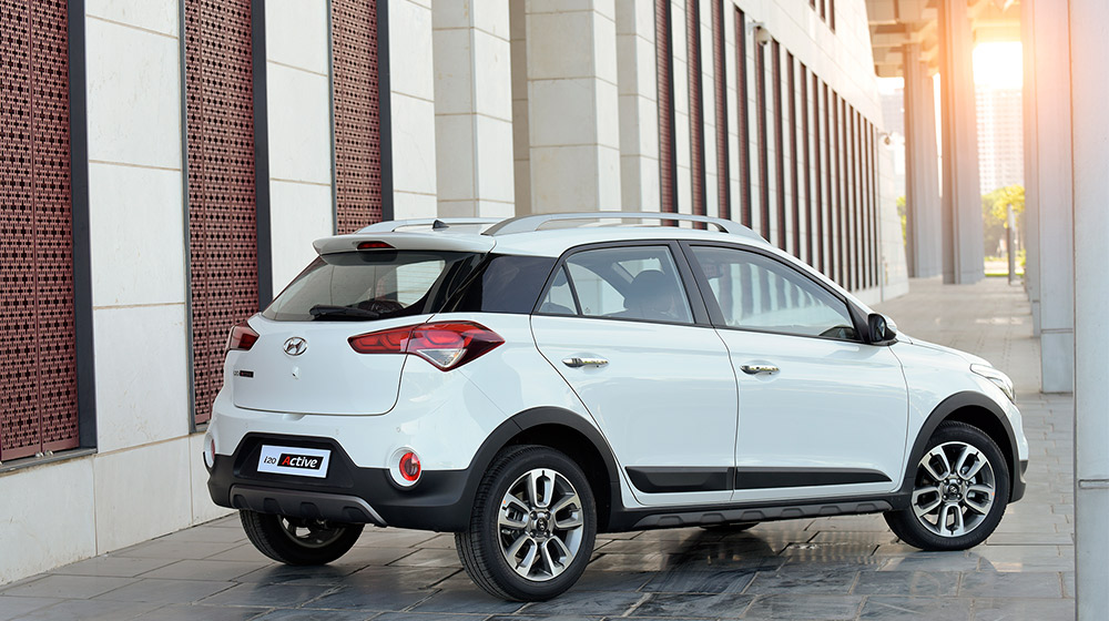 Soi chi tiết Hyundai i20 Active vừa 