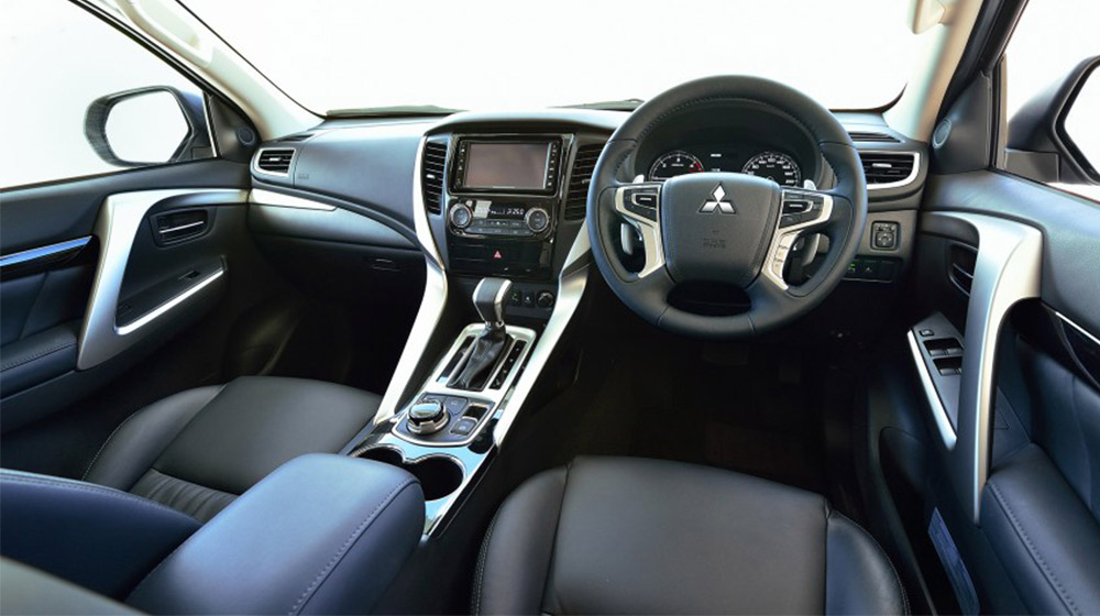 Chi tiết đối thủ của Toyota Fortuner và Ford Everest vừa ra mắt Mitsubishi-Pajero-Sport-0025-850x528.jpg