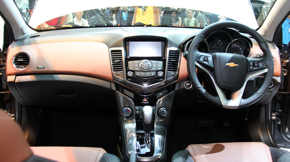 Ảnh chi tiết Chevrolet Cruze 2015 chevrolet-cruze-2015-29-1.jpg