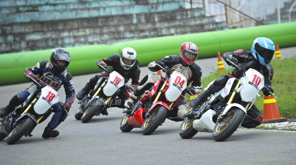 Wave “độ” xuống đường đua ở Đà Nẵng Honda Racing (12).jpg