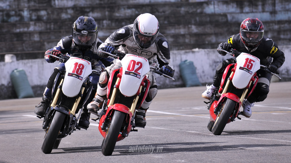 Wave “độ” xuống đường đua ở Đà Nẵng Honda Racing (4).jpg