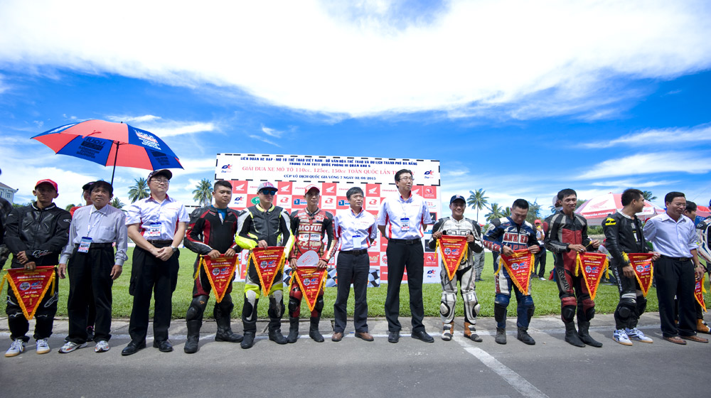 Wave “độ” xuống đường đua ở Đà Nẵng Honda Racing (8).jpg