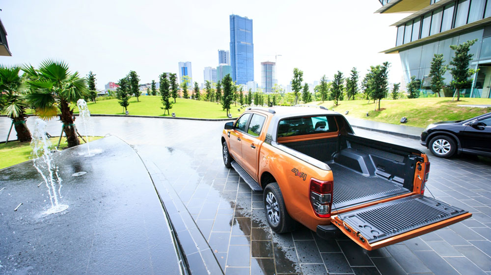 Ford Ranger 2015 sắp ra mắt thị trường Việt, giá từ 619 triệu đồng 14-Thung-xe.jpg