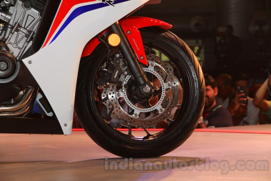 Chi tiết Honda CBR650F 2015-Honda-CBR-650R-rims-launched-900x600.jpg