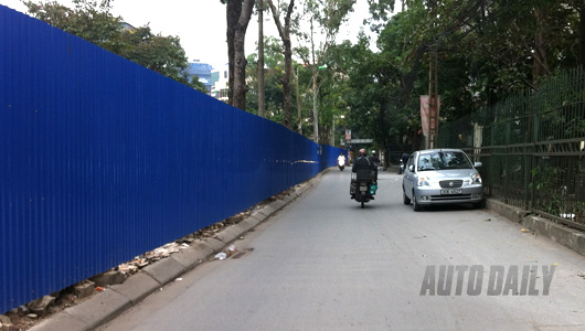 Dân phố “mỏi mắt” tìm chỗ đỗ ôtô IMG_1208.jpg