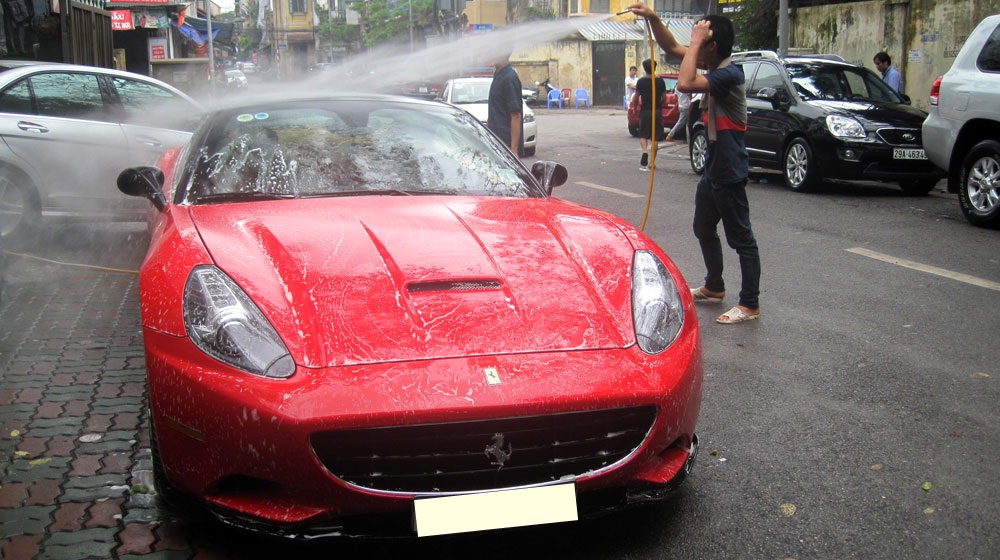 3 việc “cần làm ngay” sau khi ôtô “dầm” mưa pho rua sieu xe (4).jpg