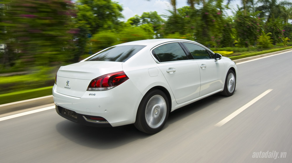Ảnh chi tiết vận hành Peugeot 508 2.-Peugeot-508-canh-chay-(5)-1.jpg