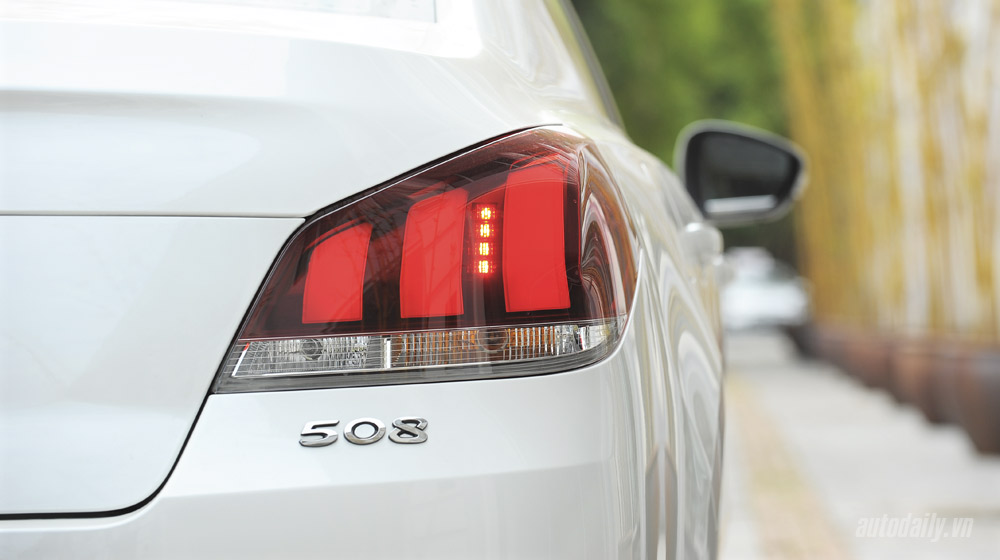Ảnh chi tiết ngoại thất Peugeot 508 3.-Peugeot-508-chi-tiet-(10).jpg