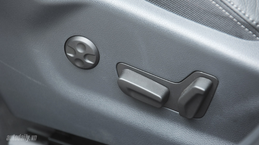 Ảnh chi tiết nội thất Peugeot 508 4.-Peugeot-508-noi-that-(11).jpg