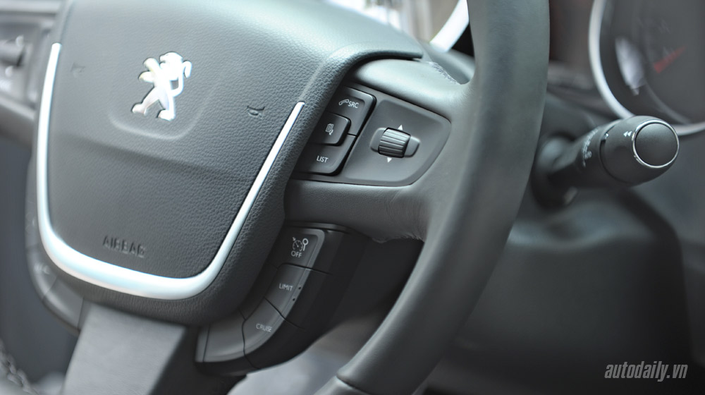 Ảnh chi tiết nội thất Peugeot 508 4.-Peugeot-508-noi-that-(12).jpg