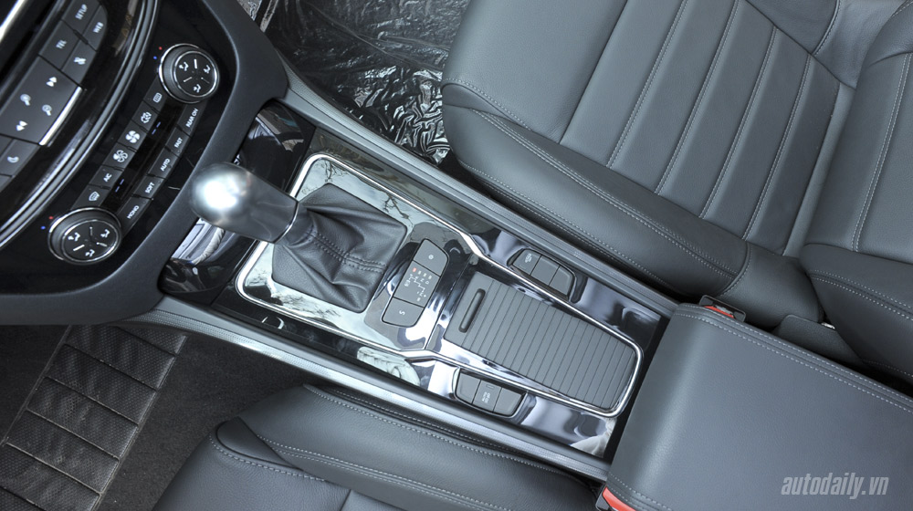 Peugeot 508 – Chất lượng “ngoại”, giá “nội” 4.-Peugeot-508-noi-that-(21).jpg