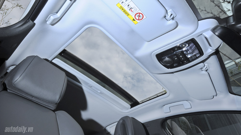 Ảnh chi tiết nội thất Peugeot 508 4.-Peugeot-508-noi-that-(28).jpg