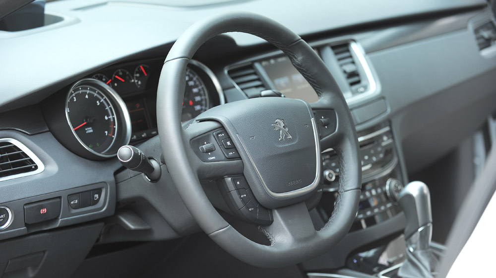 Ảnh chi tiết nội thất Peugeot 508 4.-Peugeot-508-noi-that-(7).jpg