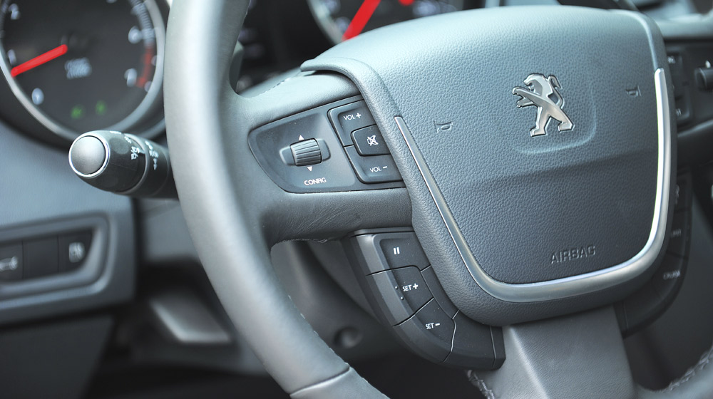Ảnh chi tiết nội thất Peugeot 508 4.-Peugeot-508-noi-that-(8).jpg