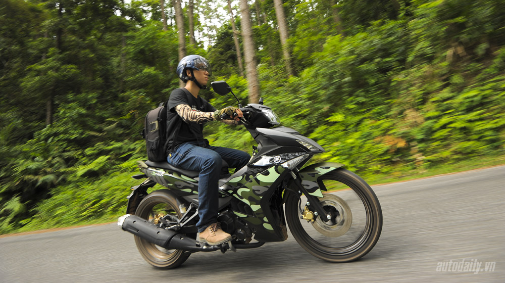 Honda Sonic 150R vs. Yamaha Exciter 150: Ai là “vua đường phố”? Yamaha exiter camo (5).jpg