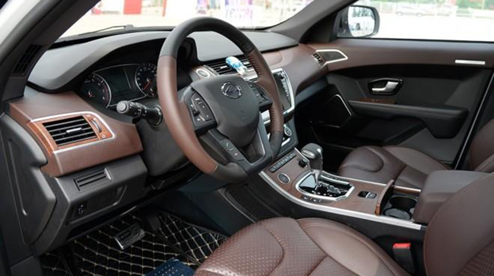 Xe nhái Landwind X7 ngang nhiên mở bán, giá từ 21.000 USD Landwind_X7 (2).jpg