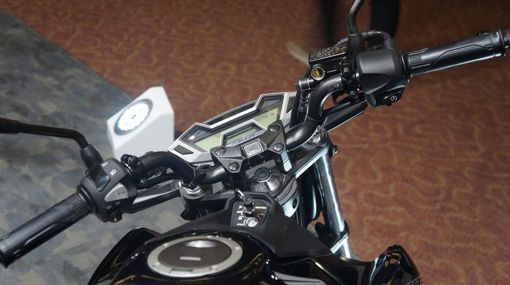 Ảnh Honda CB150R 2016 2016-Honda-CB150R-StreetFire-10.jpg