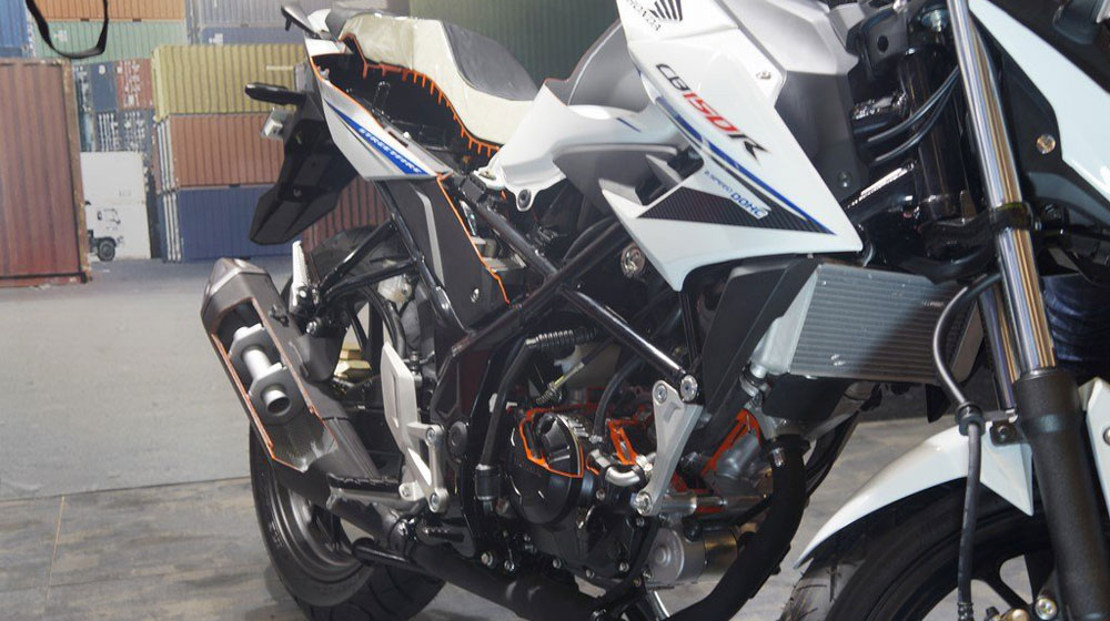 Ảnh Honda CB150R 2016 2016-Honda-CB150R-StreetFire-27.jpg