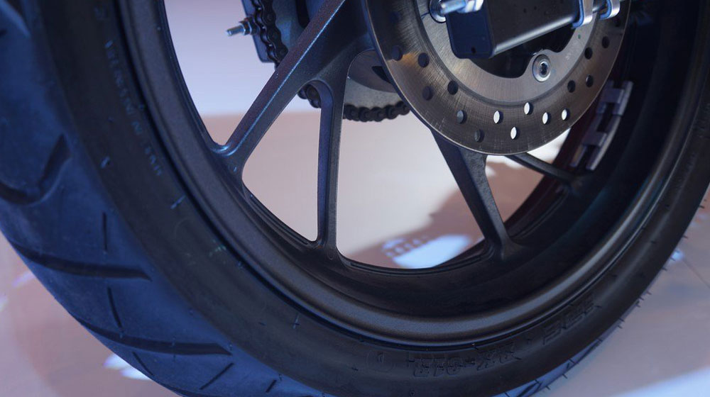 Ảnh Honda CB150R 2016 2016-Honda-CB150R-StreetFire-4.jpg