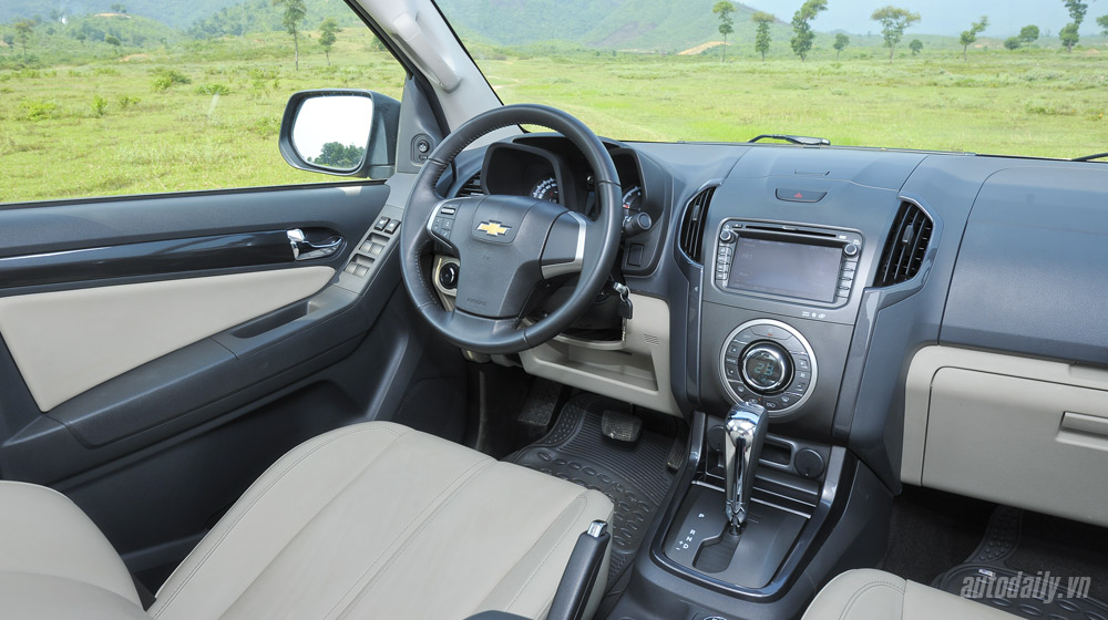 Ảnh chi tiết nội thất Chevrolet Colorado LTZ 2.8 AT 4x4 Chervolet Colorado 2015 (29).jpg