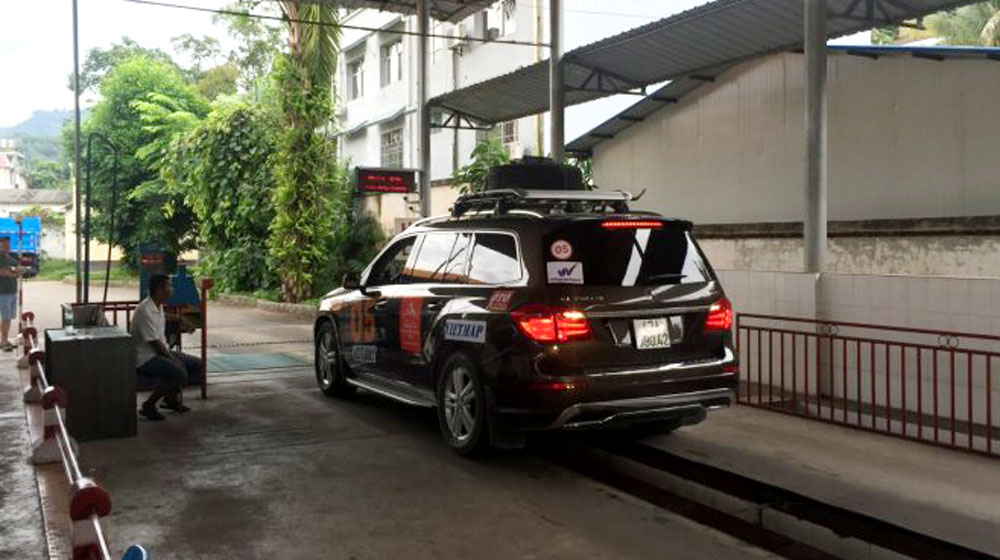 Hành trình lên “nóc nhà thế giới” (P1): Vượt ải đăng kiểm ECB-2015-Trip-2-(37).jpg