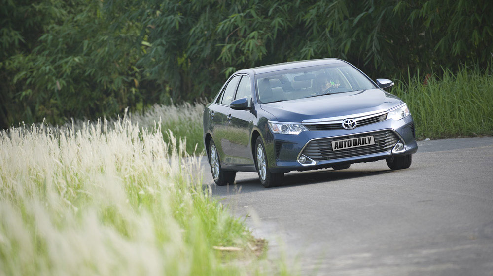 Toyota đề nghị giảm thuế ôtô Camry-2.0E-2015-(21).jpg