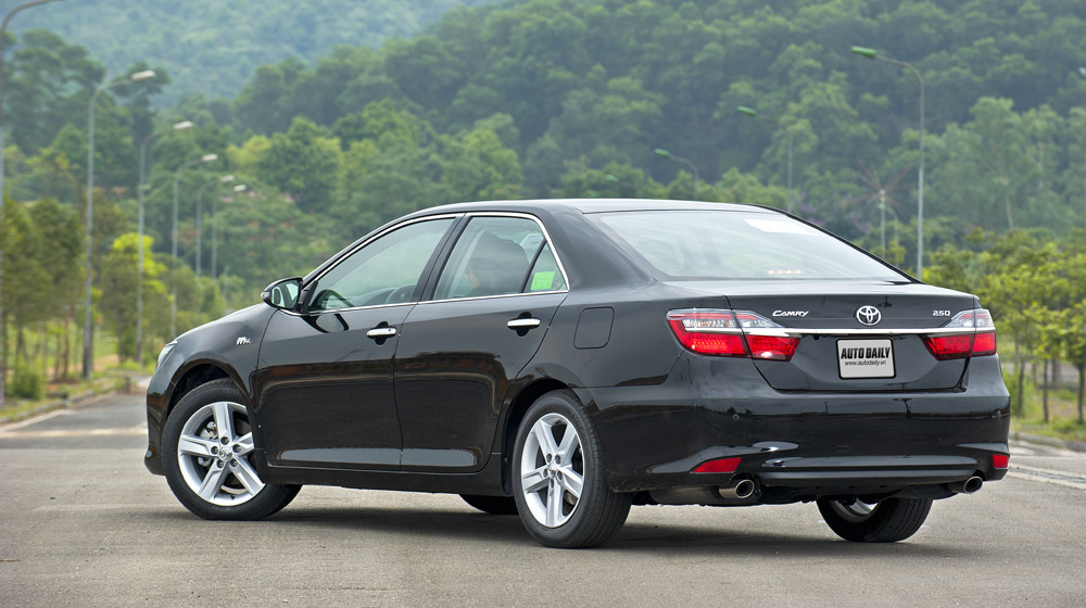 Chọn Peugeot 508 hay Toyota Camry? Peugeot_508_vs_Toyota_Camry (4).jpg