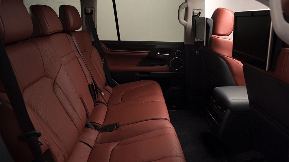 Ảnh chi tiết nội thất Lexus LX570 2016 2016_Lexus_LX_570_027_6E6B7CF7A7CC1A5A667CFC2BC1A3B1991DEB3D83.jpg