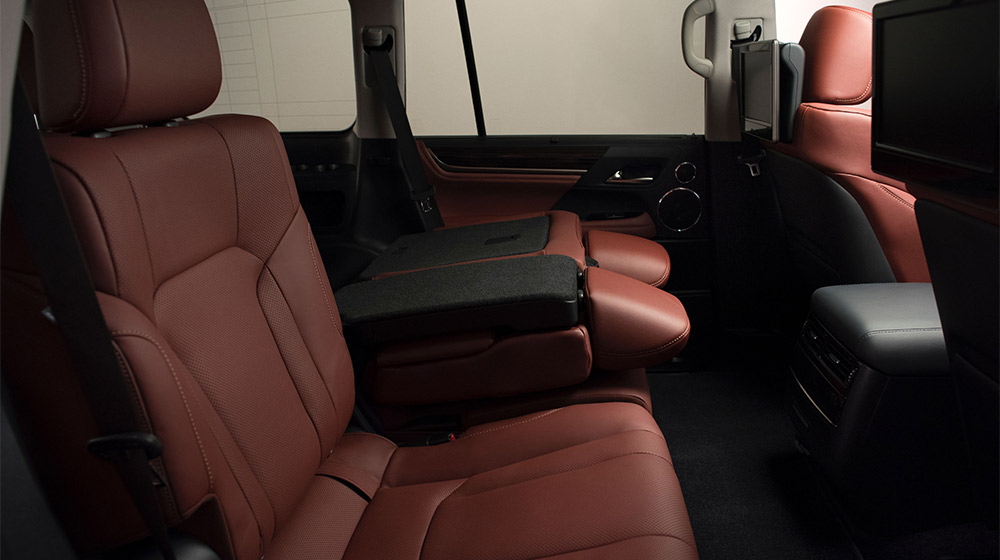 Ảnh chi tiết nội thất Lexus LX570 2016 2016_Lexus_LX_570_031_0A25E62BB7963A306194B5BDEDD10D6A52B740C4.jpg