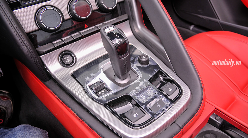 Ảnh chi tiết nội thất Jaguar F-Type V8 R Convertible Jaguar F-type R (22).jpg
