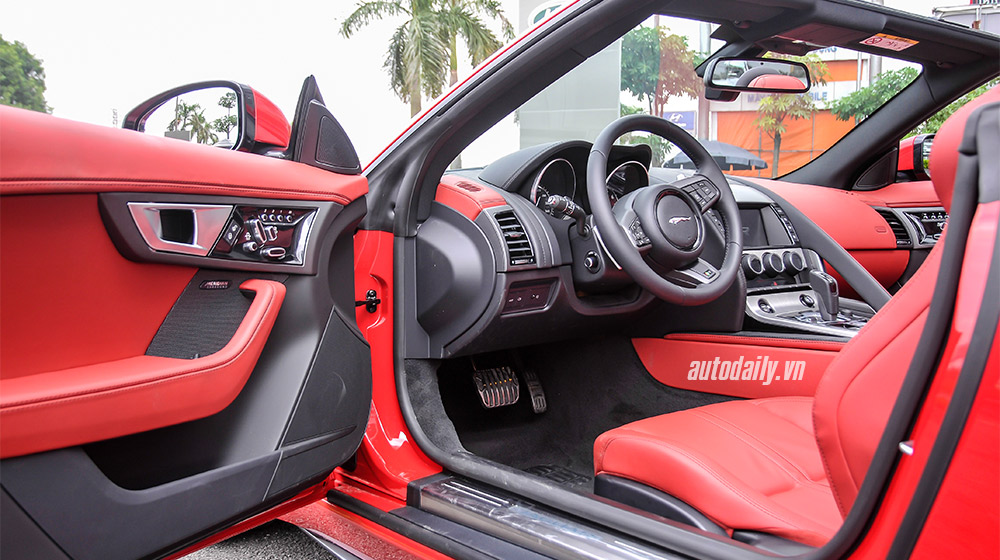 Ảnh chi tiết nội thất Jaguar F-Type V8 R Convertible Jaguar F-type R (27).jpg