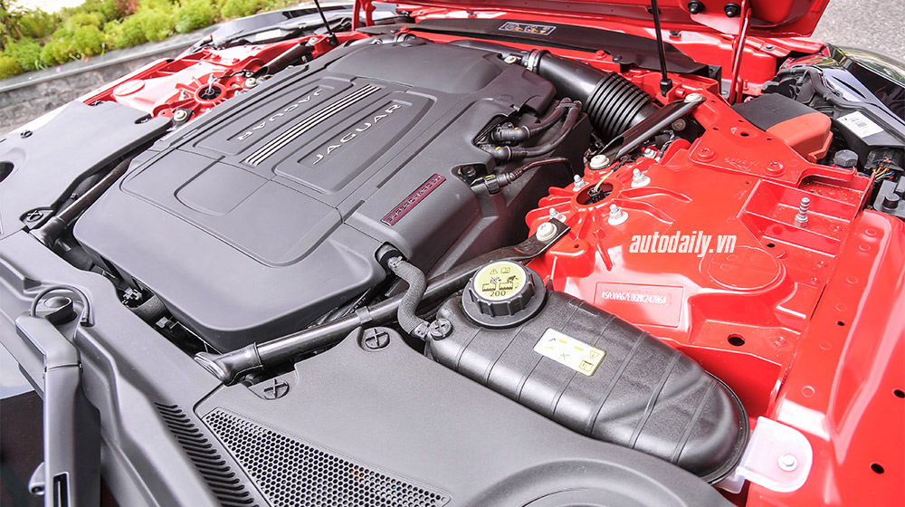 Ảnh chi tiết nội thất Jaguar F-Type V8 R Convertible Jaguar F-type R (29).jpg