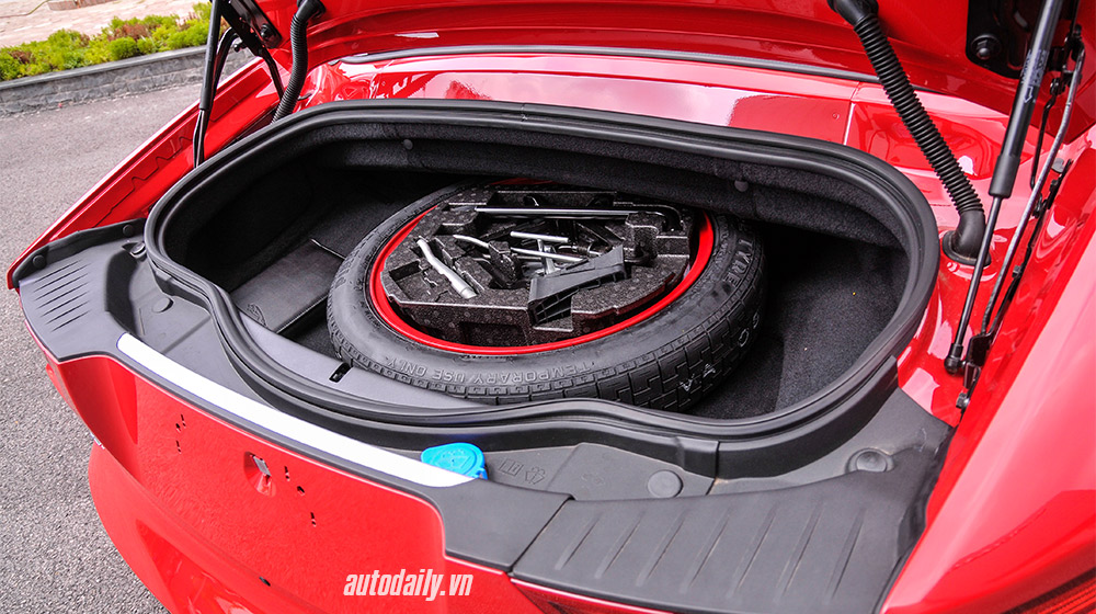 Ảnh chi tiết nội thất Jaguar F-Type V8 R Convertible Jaguar F-type R (32).jpg