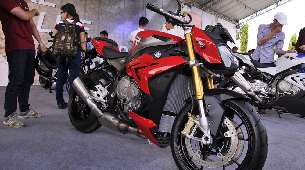 BMW “khoe” dàn môtô “khủng” tại Sài Gòn _GLK7826.jpg