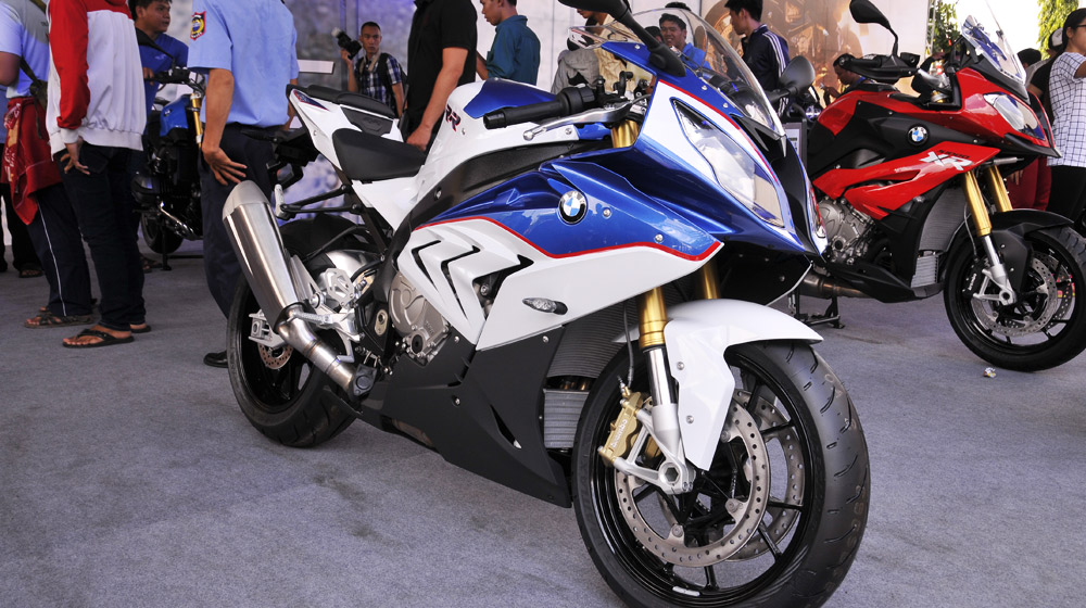 BMW “khoe” dàn môtô “khủng” tại Sài Gòn _GLK7827.jpg