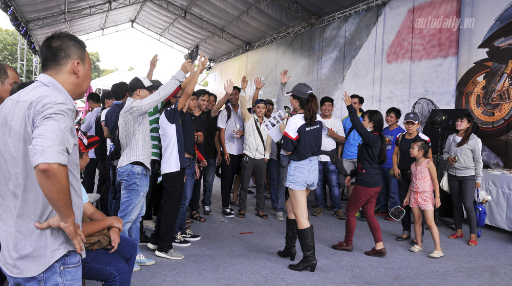 BMW “khoe” dàn môtô “khủng” tại Sài Gòn _GLK7843.jpg