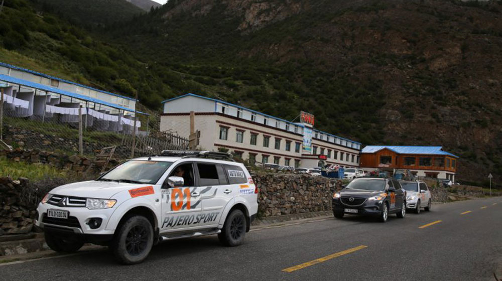 Hành trình lên “nóc nhà thế giới” (P4): Vượt núi cao, dốc sâu ECB-2015-Day-8-and-9-(06).jpg