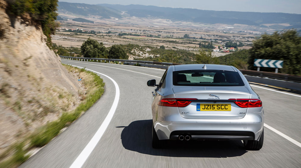Ảnh chi tiết Jaguar XF 2016 2015-JaguarXF-09.jpg